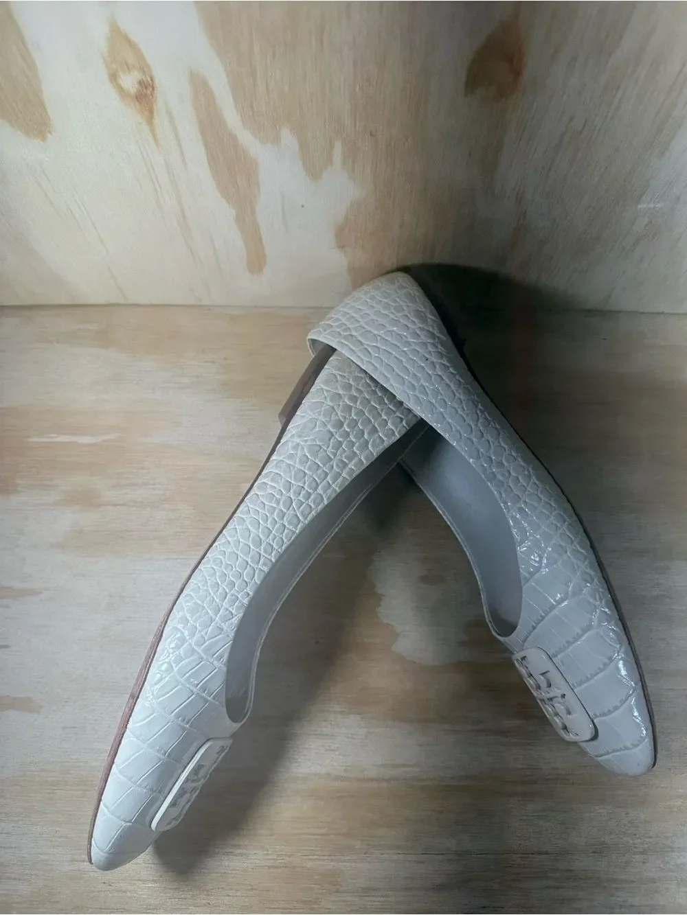 Tory Burch Cream Croc-Embossed Logo Ballet Flats Women’s Size 10.5